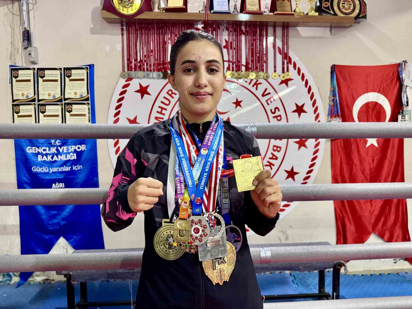 agrinin tek kadin kickbokscusu sibel oruc turkiye ve dunya sampiyonluklariyla genc kizlara ilham veriyor AhYaY68k