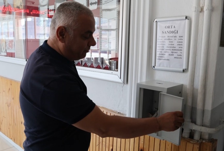 Ahi sandığı, ihtiyaç sahibi öğrencilerin imdadına yetişti 7 ahi sandigi ihtiyac sahibi ogrencilerin imdadina yetisti 3 iANZectQ