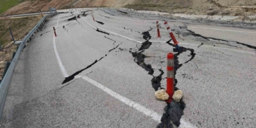 ahlat-malazgirt-yolunda-korkutan-kayma-vB7gdBmI.jpg