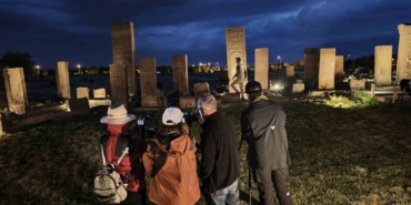 ahlat-selcuklu-meydan-mezarliginda-gece-muzeciligine-yogun-ilgi-JLOb5cNm.jpg