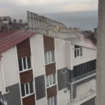 ahlatta-firtina-catilari-ucurdu-BZW4gRYv.jpg