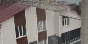 ahlatta-firtina-catilari-ucurdu-BZW4gRYv.jpg