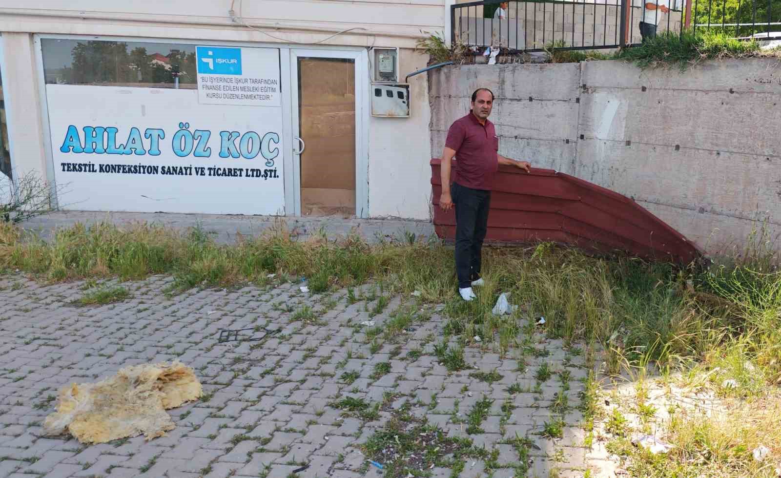 ahlatta hortum catilari ucurdu 3