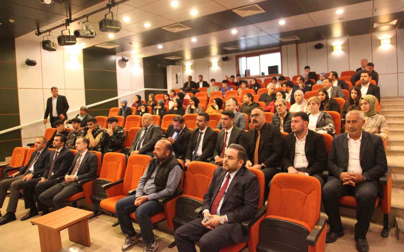 ahlatta kapi fetih ve kok hafiza mekanlari sempozyumu 2 PYMdeIfa