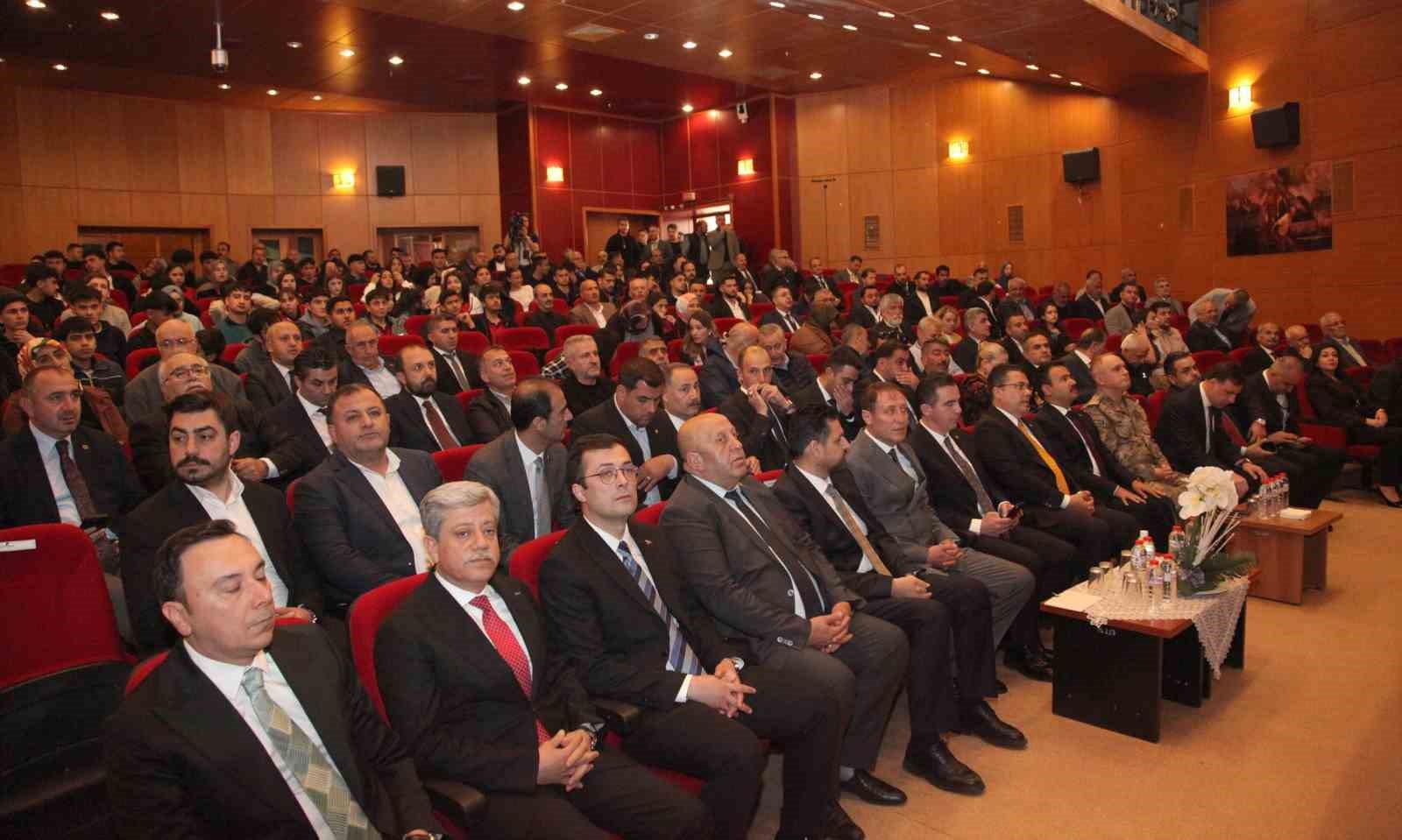 ahlatta kapi fetih ve kok hafiza mekanlari sempozyumu 3 tN58tLJ1