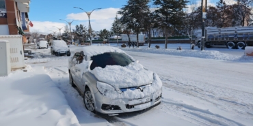 ahlatta-kar-yagisi-20-koy-yolu-ulasima-kapandi-JMefULx2.jpg