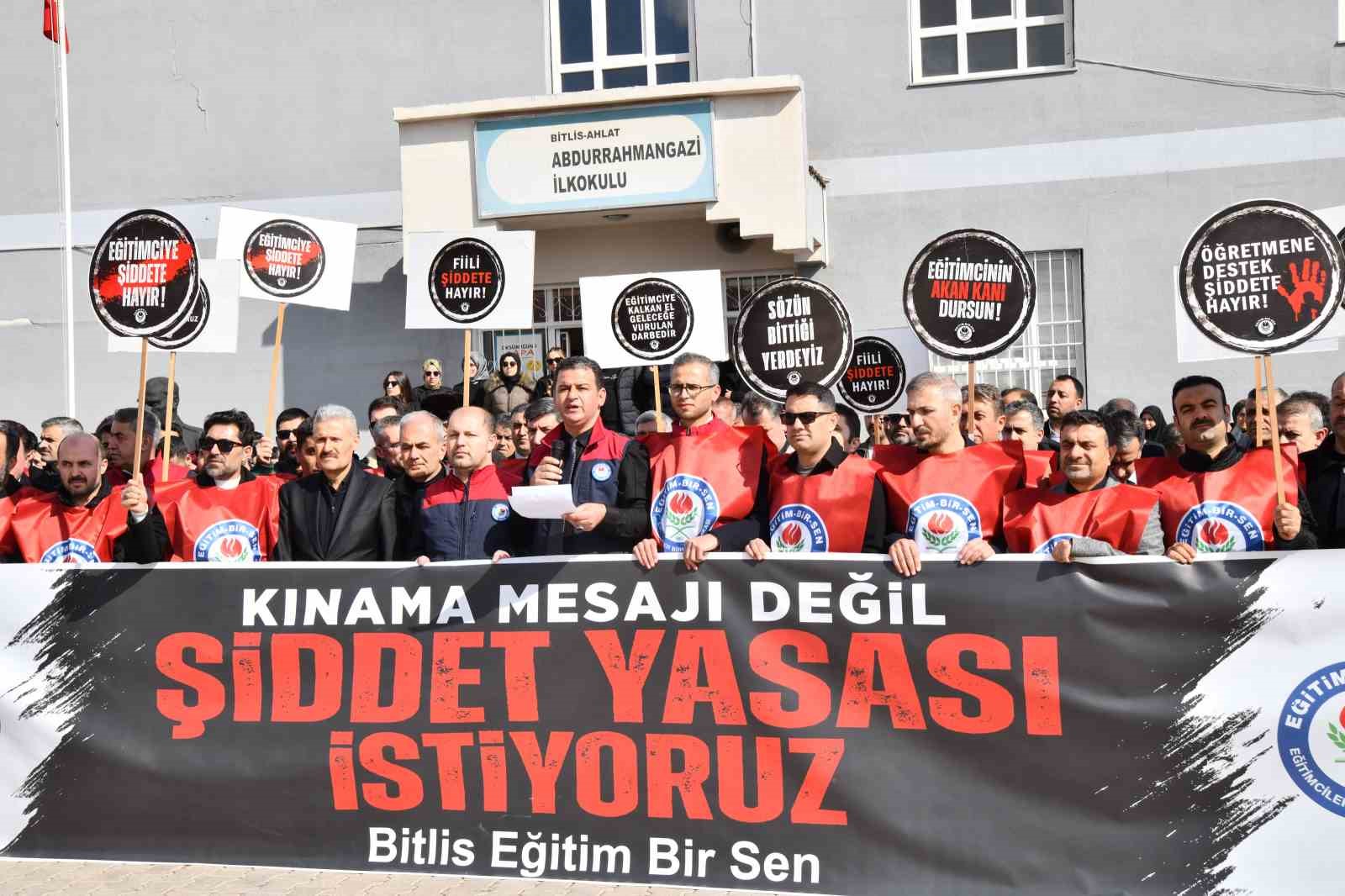 ahlatta okul mudurlerine saldiri goruntuleri ortaya cikti 1