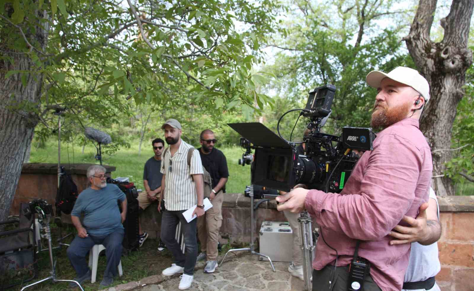 Ahlat’ta ’Sonsuz Güzel’ isimli sinema filminin çekimlerine başlandı 4 ahlatta sonsuz guzel isimli sinema filminin cekimlerine baslandi 0 WAXg52Ul