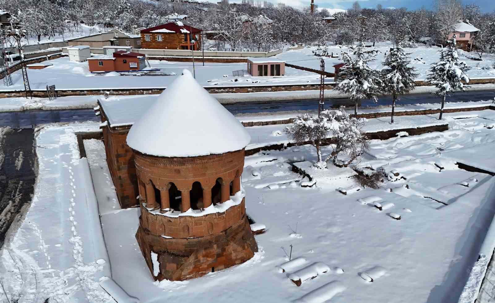 ahlatta tarih beyaza burundu 1 vfiCNS1a