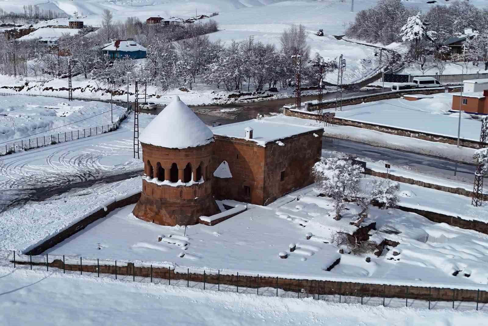 ahlatta tarih beyaza burundu 2 YgLuUvr6