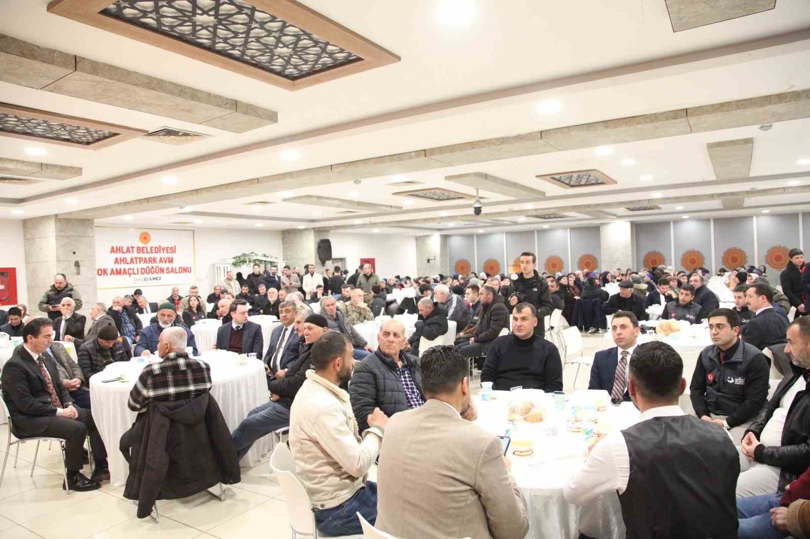 ahlattaki ahiska turkleri iftar sofrasinda bir araya geldi 4 UHth9hhc