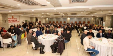 ahlattaki-ahiska-turkleri-iftar-sofrasinda-bir-araya-geldi-rMBVm71E.jpg