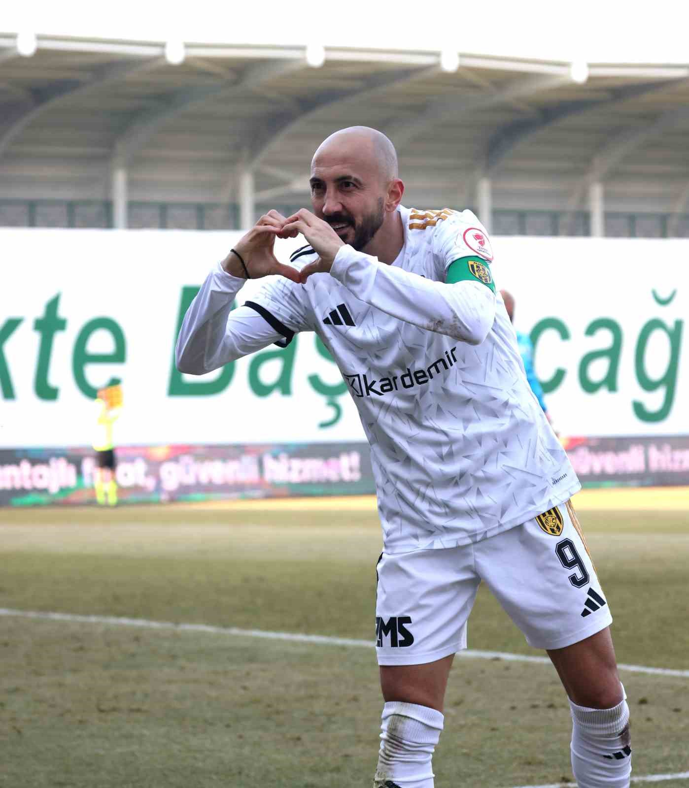 ahmet ilhan ozek onumuzde 5 maclik zorlu periyot var 1 q6rKAJyY