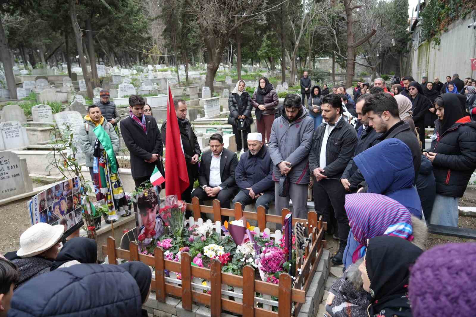 ahmet minguzzi olum yil donumunde kabri basinda anildi 3 6T4fisvL