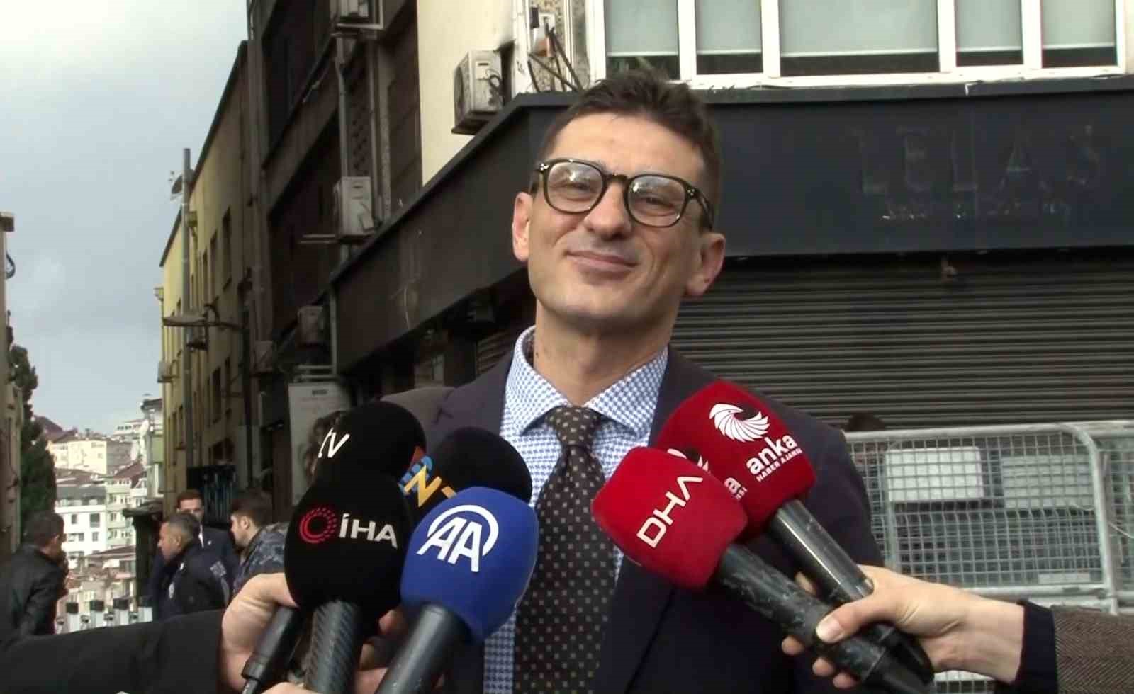 ahmet minguzzinin babasi papa leo ile gorustu 0 ffs1KDgj