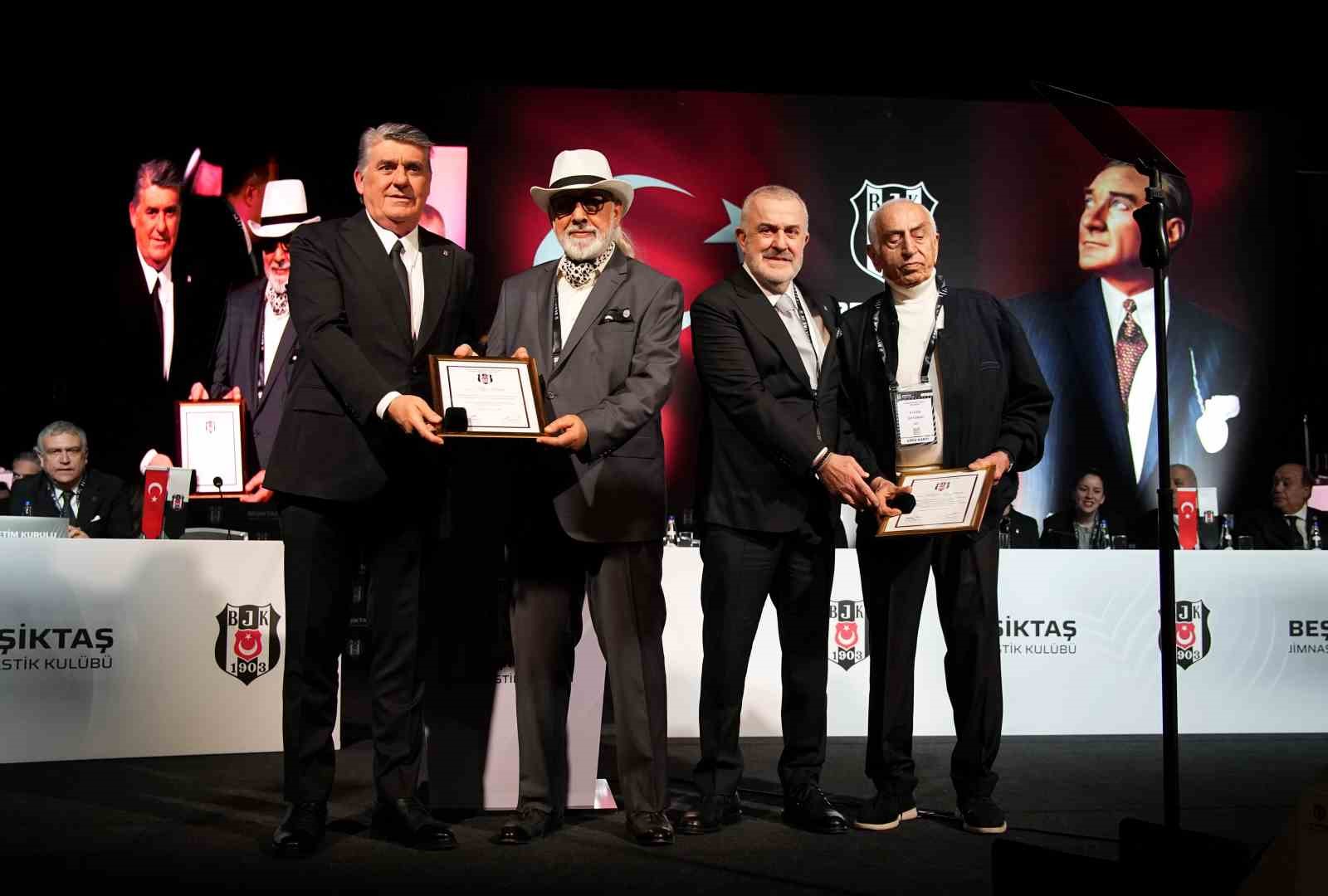 ahmet urkmezgil siyah beyaz bayragi hep birlikte daha yukseklere tasiyacagiz 4 csKDdQRI