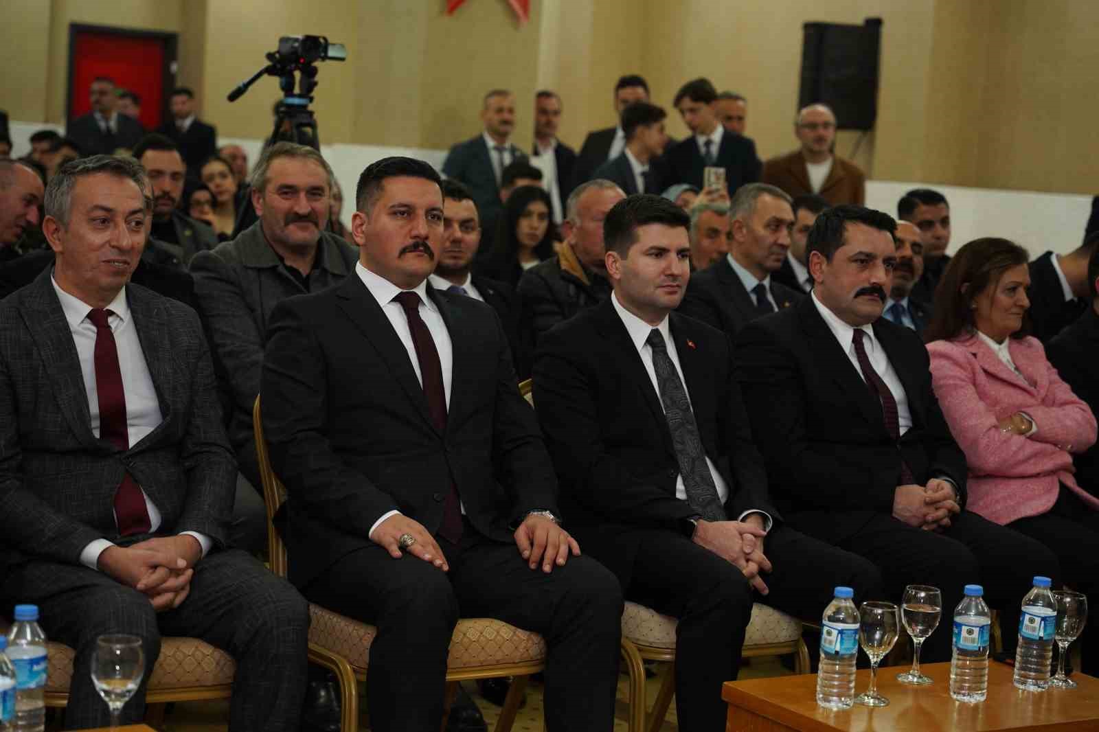 Ahmet Yiğit Yıldırım: "Bağımlılık boşlukta filizlenir, kimliği olmayan, hedefi olmayan, ait olduğu yeri bulamayan genci esir alır" 10 ahmet yigit yildirim bagimlilik boslukta filizlenir kimligi olmayan hedefi olmayan ait oldugu yeri bulamayan