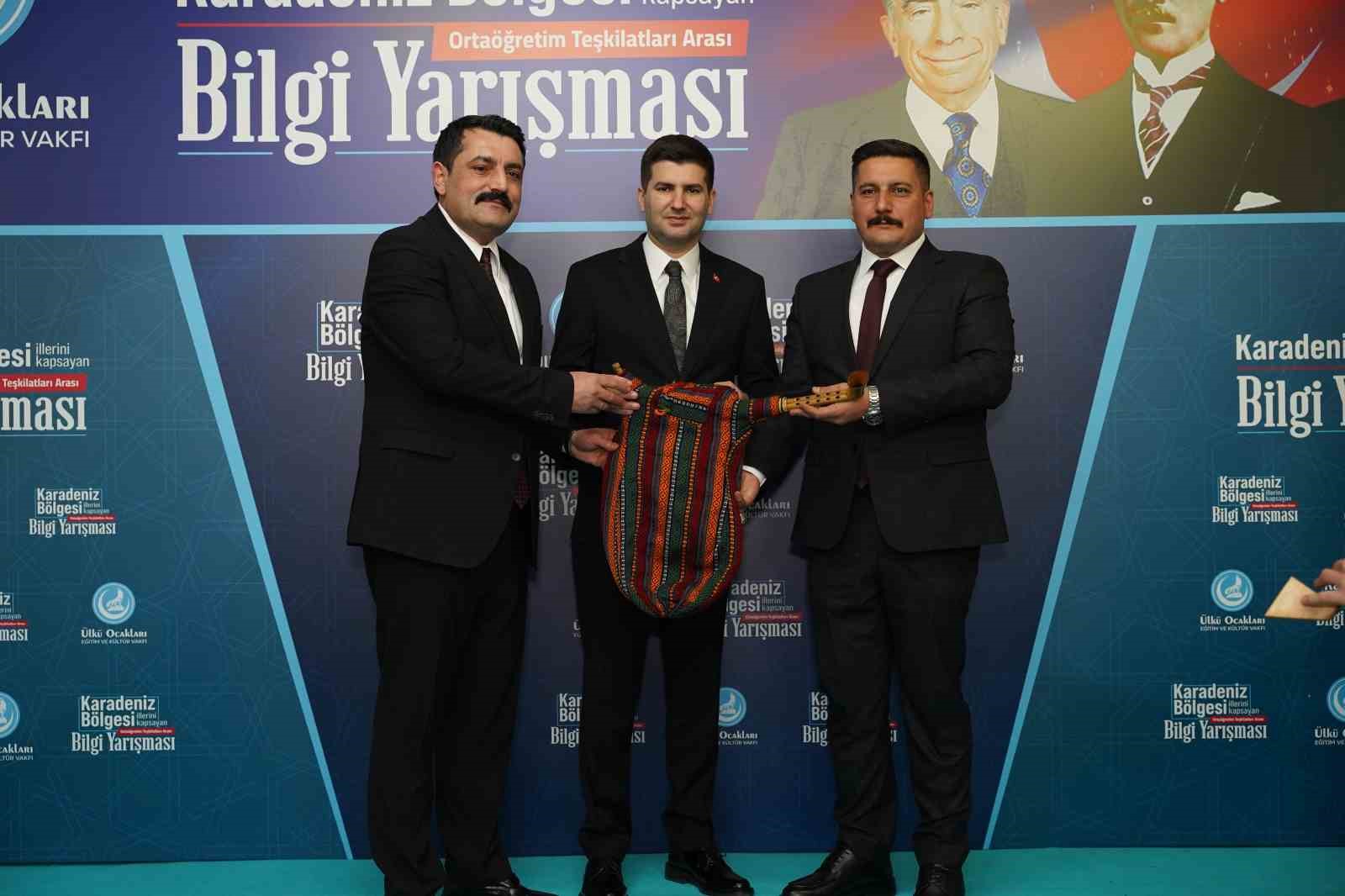 Ahmet Yiğit Yıldırım: "Bağımlılık boşlukta filizlenir, kimliği olmayan, hedefi olmayan, ait olduğu yeri bulamayan genci esir alır" 4 ahmet yigit yildirim bagimlilik boslukta filizlenir kimligi olmayan hedefi olmayan ait oldugu yeri bulamayan E1WKGIvS