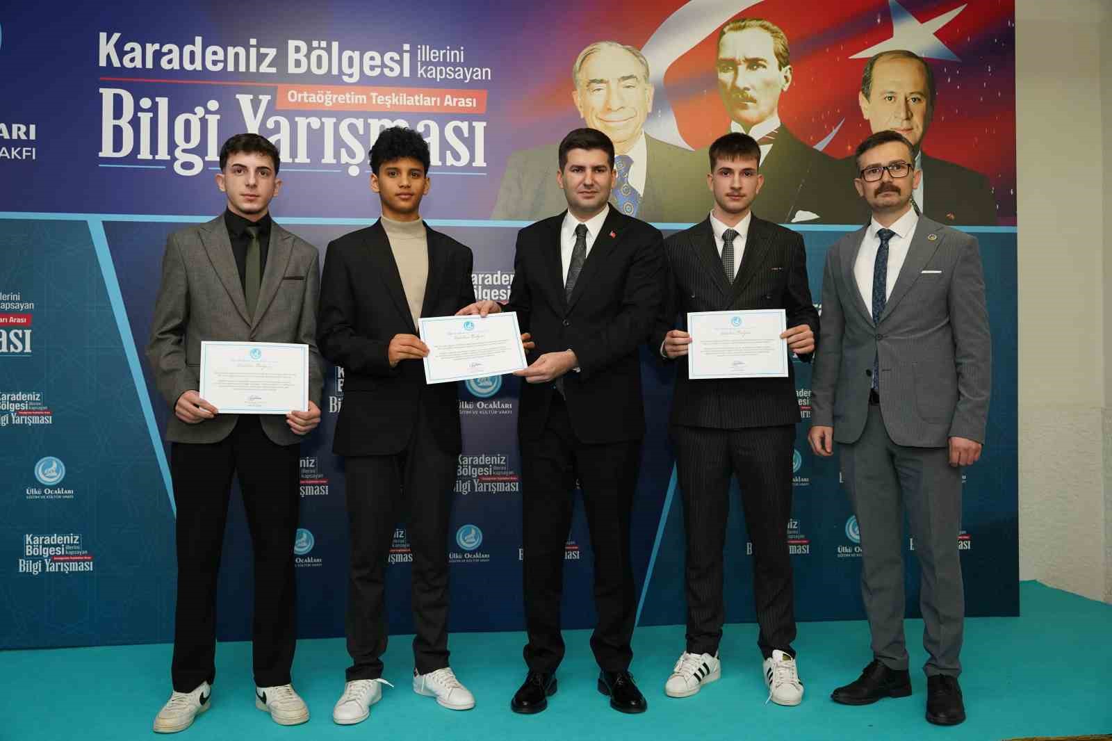 Ahmet Yiğit Yıldırım: "Bağımlılık boşlukta filizlenir, kimliği olmayan, hedefi olmayan, ait olduğu yeri bulamayan genci esir alır" 7 ahmet yigit yildirim bagimlilik boslukta filizlenir kimligi olmayan hedefi olmayan ait oldugu yeri bulamayan