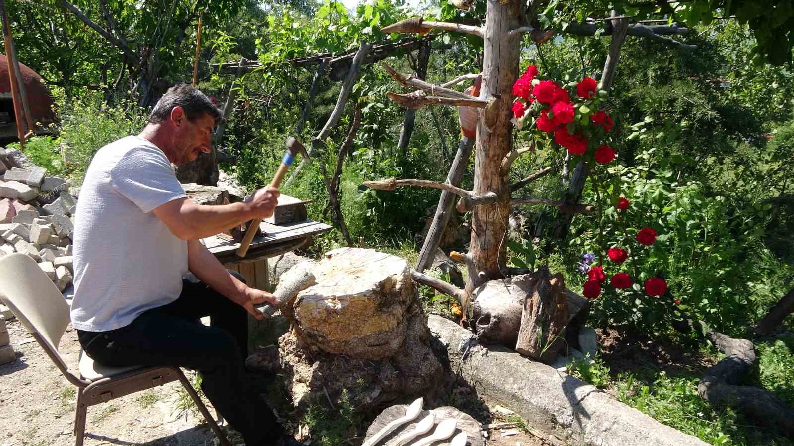 ahsap oymaciligi sayesinde sigara ve kahvehane aliskanligindan kurtuldu 1 JL2qJJ3Q