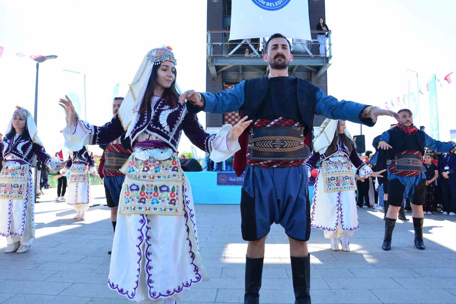 aile festivalinde yuzlerce vatandas bir araya geldi 7 OWa5kOLj