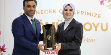 aile-ve-sosyal-hizmetler-bakani-goktas-aile-kurmak-sevgi-sadakat-ve-sorumluluk-ustune-yeni-SStKWBIy.jpg