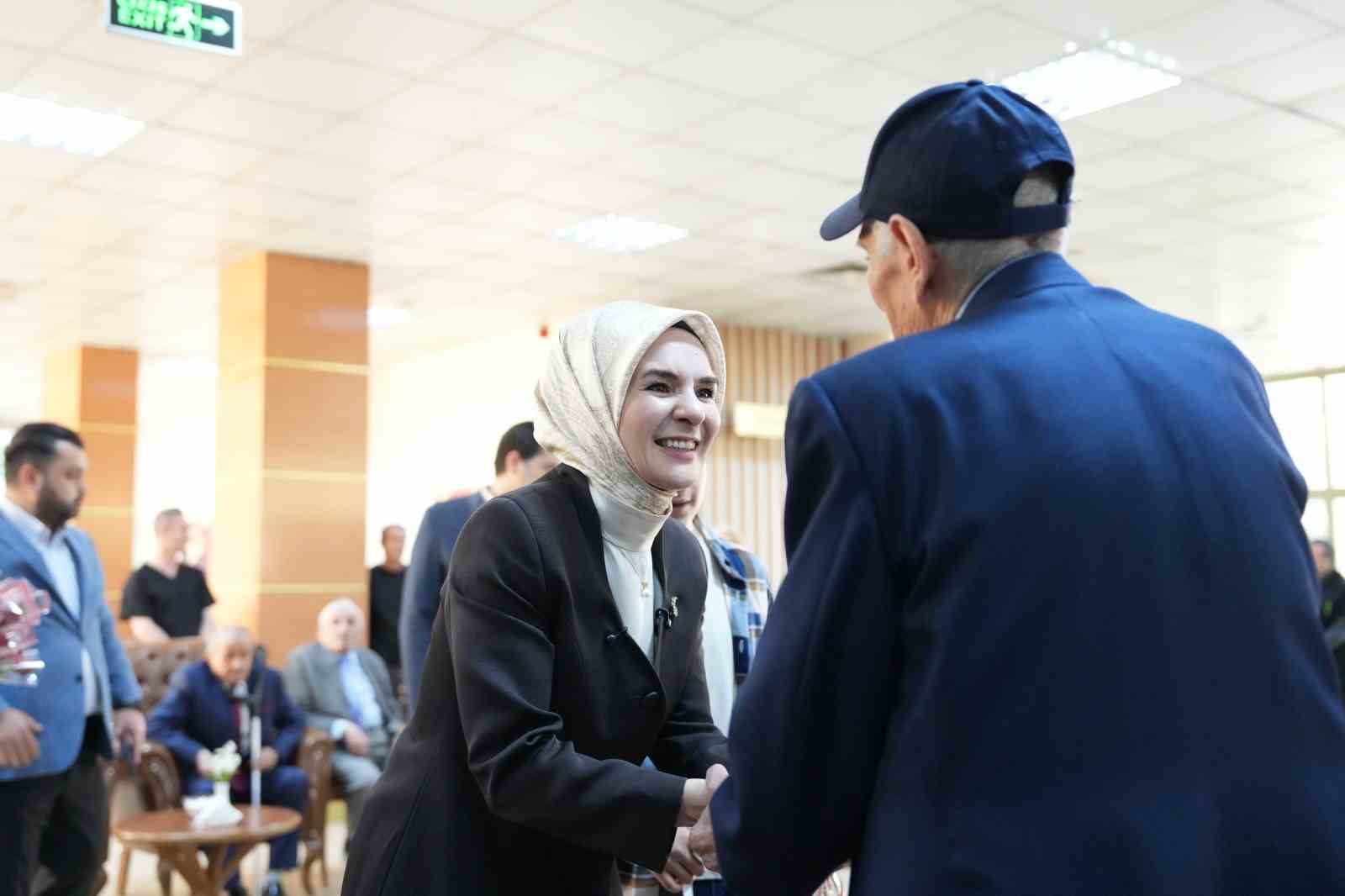 aile ve sosyal hizmetler bakani goktas bayram ziyaretlerinde bulundu 1