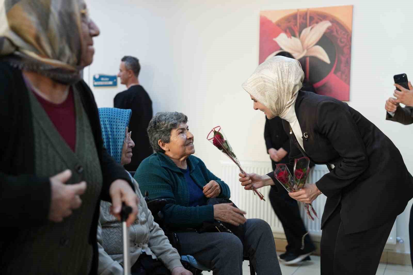 aile ve sosyal hizmetler bakani goktas bayram ziyaretlerinde bulundu 2 iD2HjrYA
