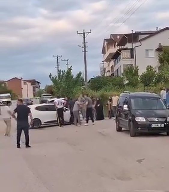 aileler arasinda silahli sopali kavga 5 yarali 0 kSBWYTcg
