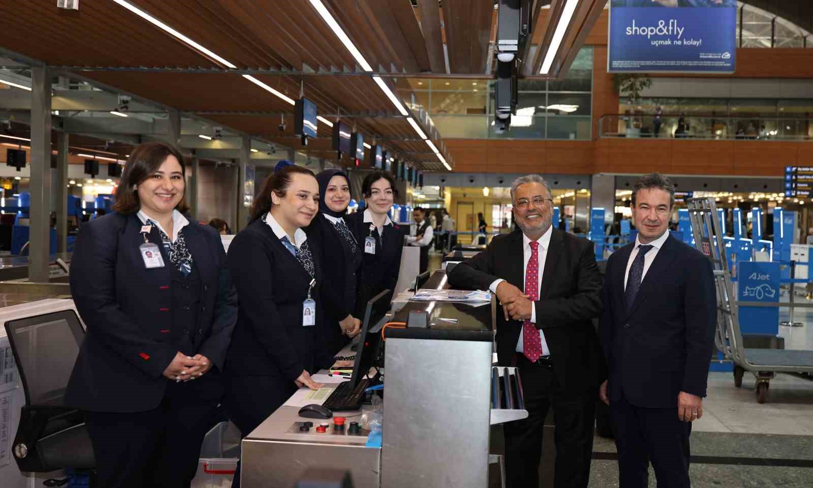 ajet yonetim kurulu baskani bolat ajet ve turk hava yollari sadece birer havayolu sirketi A4CEzTEq