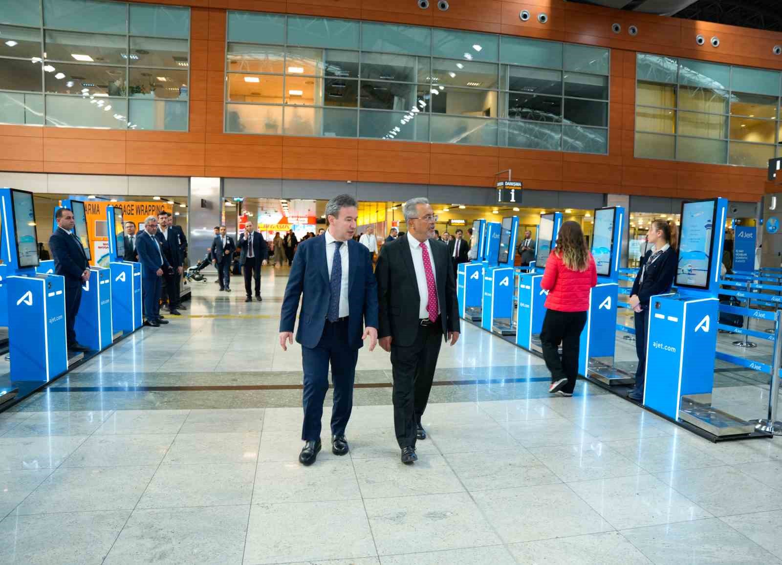 ajet yonetim kurulu baskani bolat ajet ve turk hava yollari sadece birer havayolu sirketi kZccImbd
