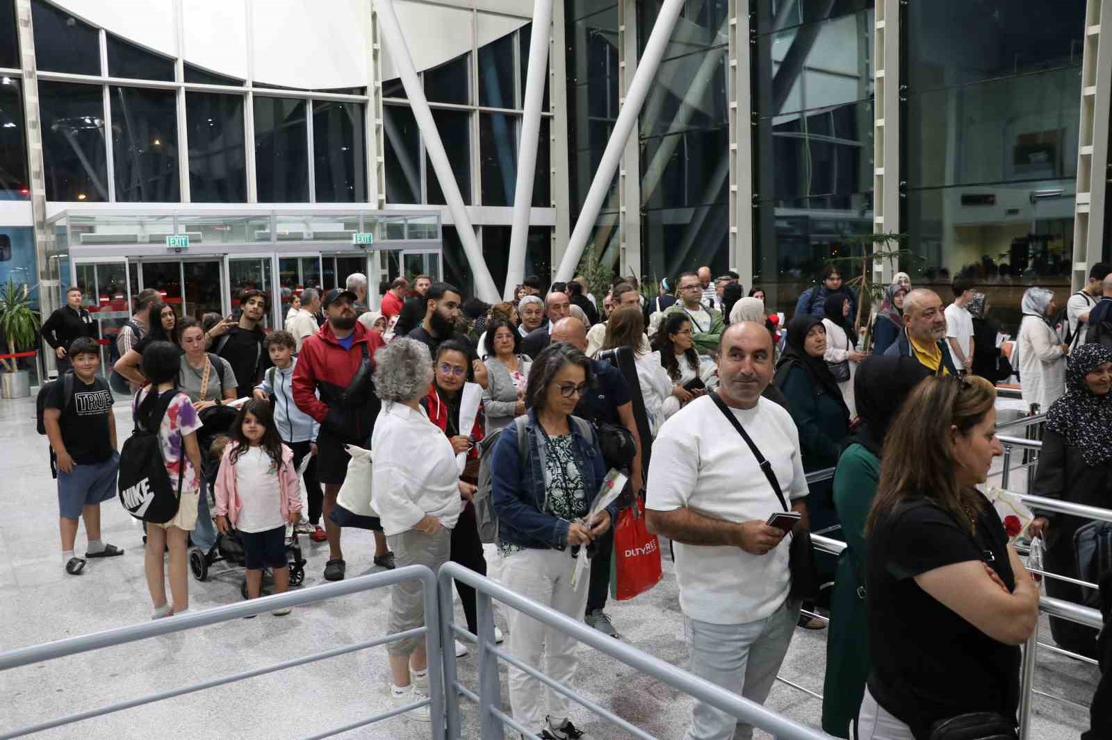 AJet’in Sivas-Köln seferleri başladı 7 ajetin sivas koln seferleri basladi 3 Y93nuzsI