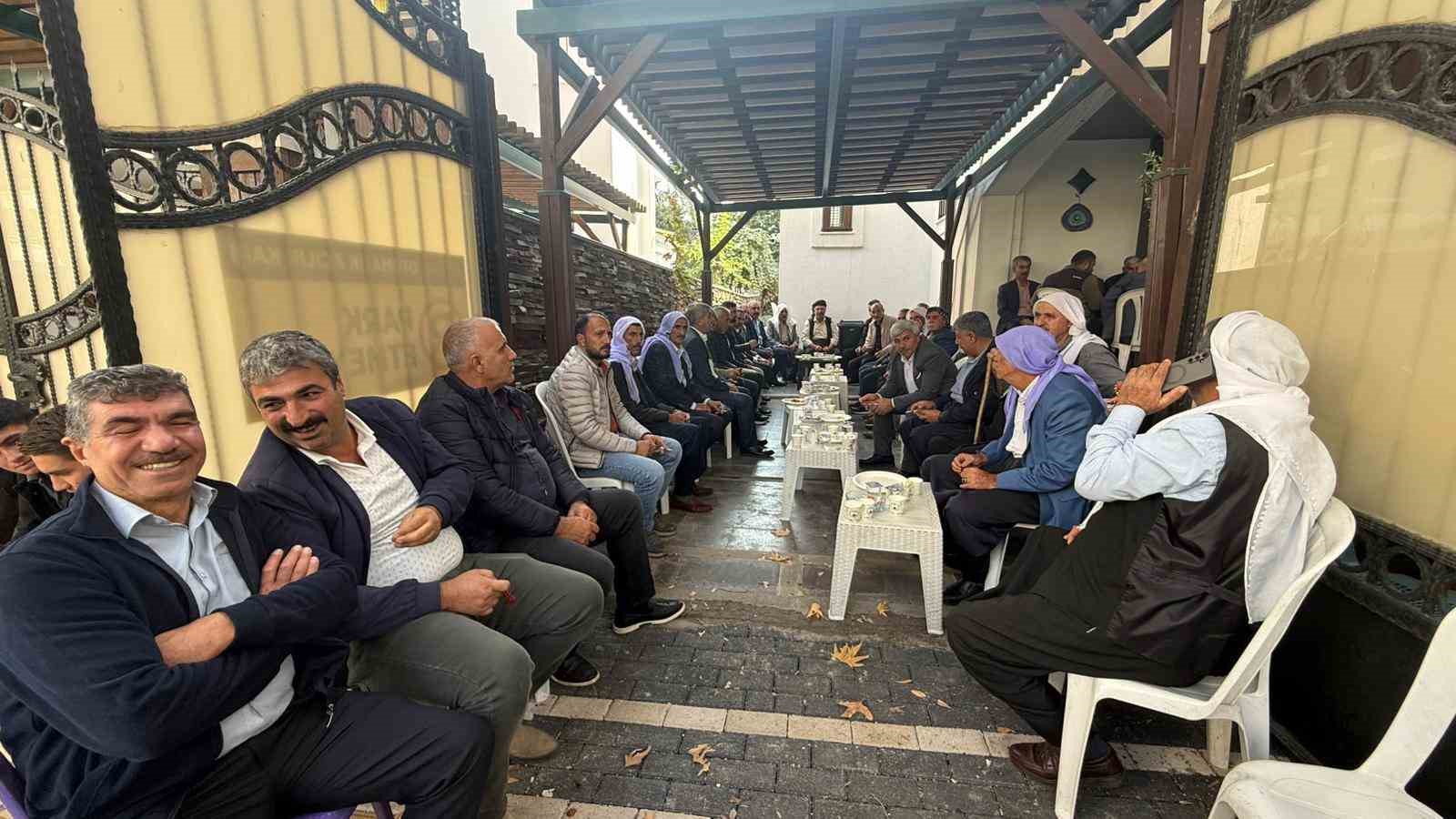 ak parti baglar ilce baskanligina ferit avcikiran getirildi 4 F8JUsktW