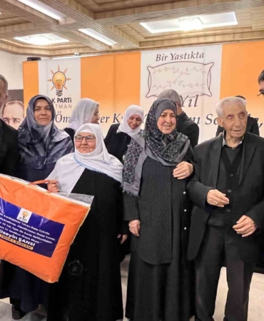 ak-parti-batman-il-baskanligindan-bir-omre-bedel-40-yil-bulusmasi-i6PxMtV4.jpg