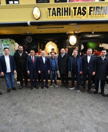 ak-parti-bursa-il-baskani-davut-gurkan-carsi-esnafiyla-bir-araya-geldi-gdVb1gIV.jpg