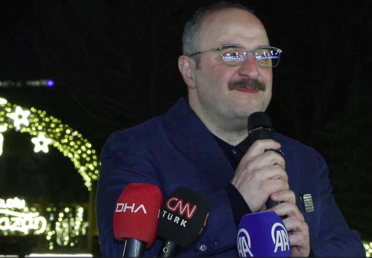 ak parti bursa milletvekili varank ve mit baskani kalin sahurda vatandaslarla bir araya geldi T73Z8cDU