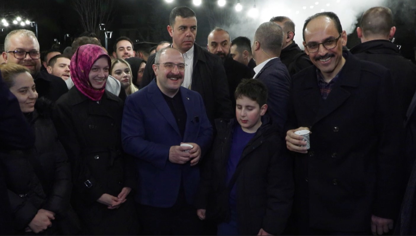 ak parti bursa milletvekili varank ve mit baskani kalin sahurda vatandaslarla bir araya geldi