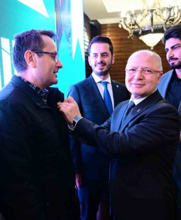 ak-parti-bursaya-rekor-yeni-uye-katilimi-4LDBlOD2.jpg