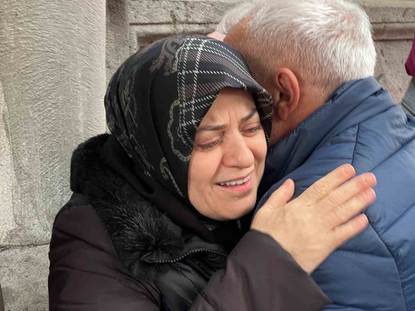ak parti eski milletvekili ayse sula koseoglunun aci gunu 4 swOAGEC3