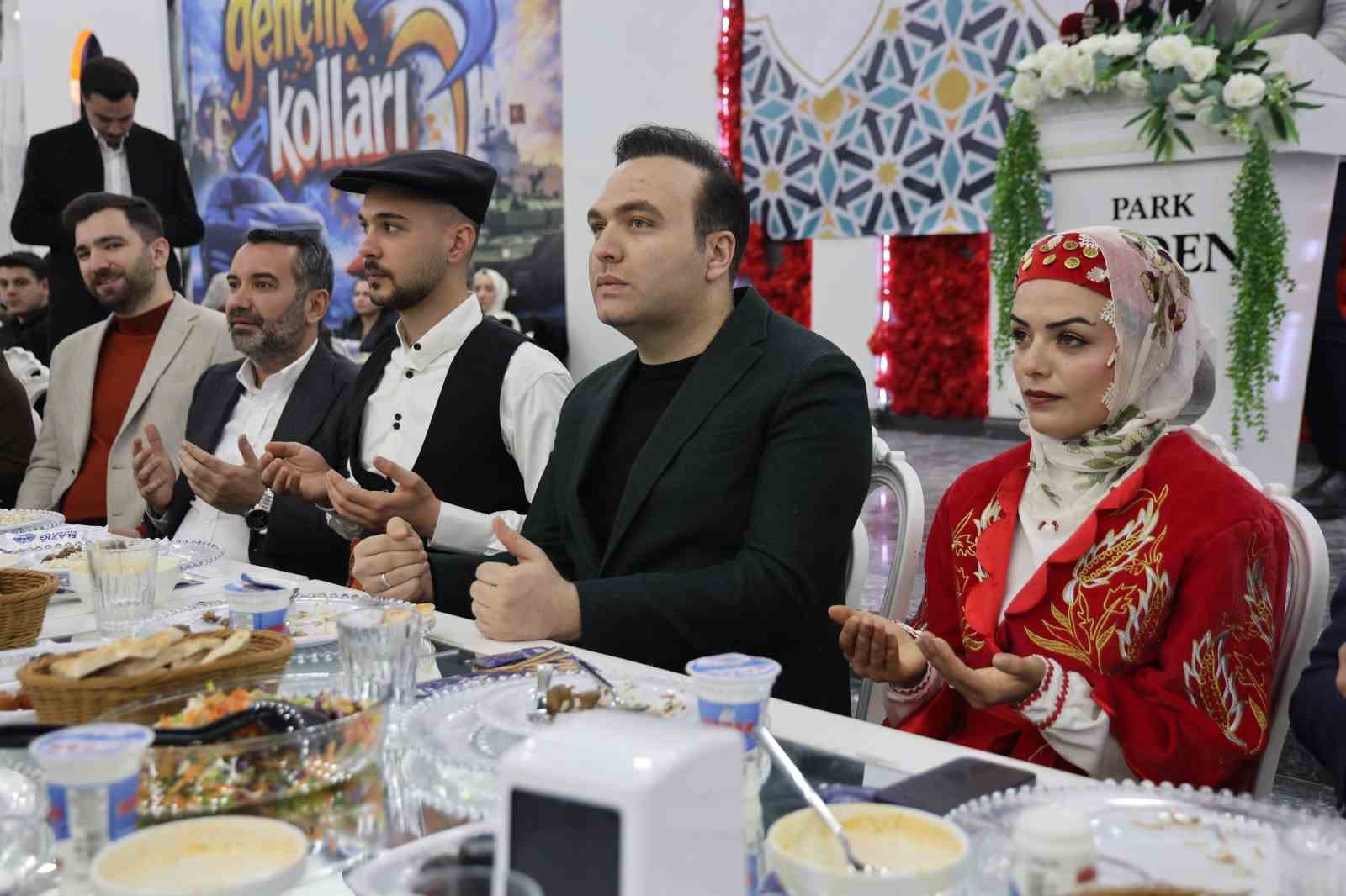 AK Parti Gençlik Kolları Başkanı İbiş: "Bizim savunma sanayimiz, tüm kötülüklerden koruyacak düzeyde yoluna devam ediyor" 5 ak parti genclik kollari baskani ibis bizim savunma sanayimiz tum kotuluklerden koruyacak duzeyde yoluna zj3BNIwS