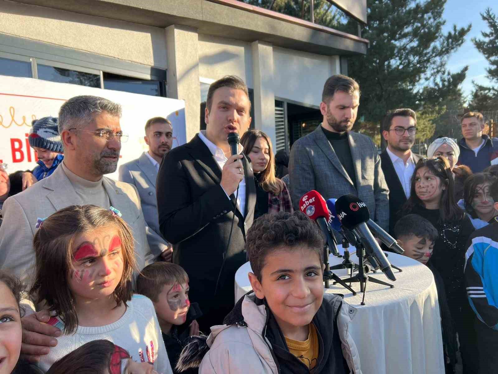 ak parti genclik kollari genel baskani yusuf ibis cocuklar icin daha adil bir dunyayi femIChYR