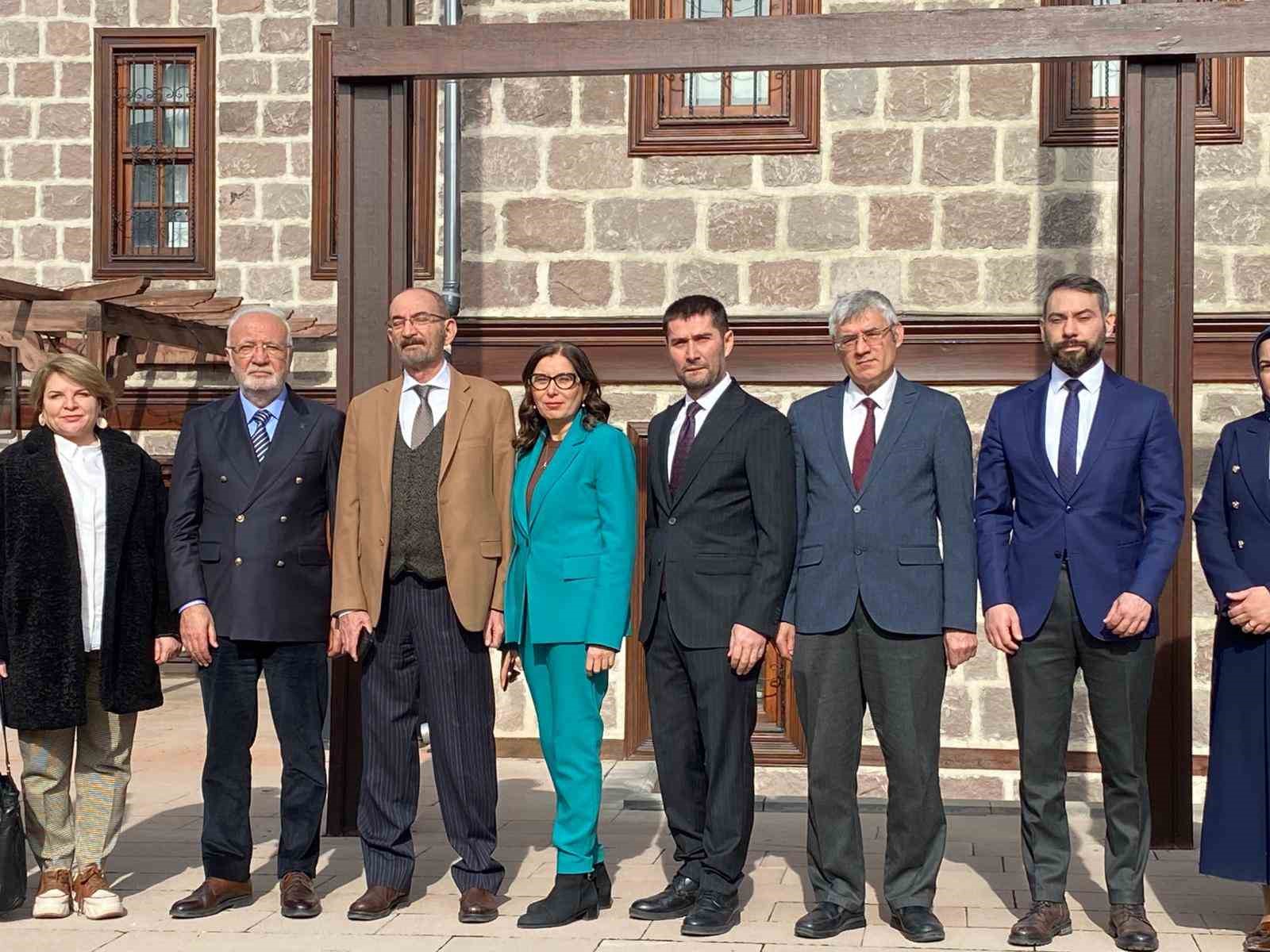 ak parti genel baskan vekili elitas secimlerin one alinmasi ile ilgili en uygun zaman MIE9Pec9