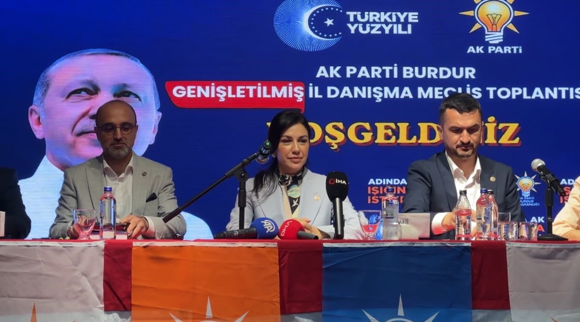 ak parti genel baskan yardimcisi ayan yapilanlarin halkimiza hizmet olarak donmesine engel olan bir 4XkgF9MV