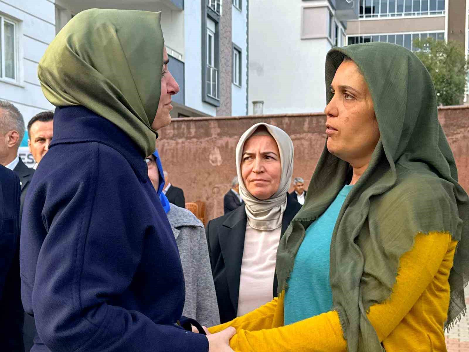 ak parti genel baskan yardimcisi kaya kahramanmarasta ogrencilerin aileleriyle bir araya geldi 1 wQMca1gt
