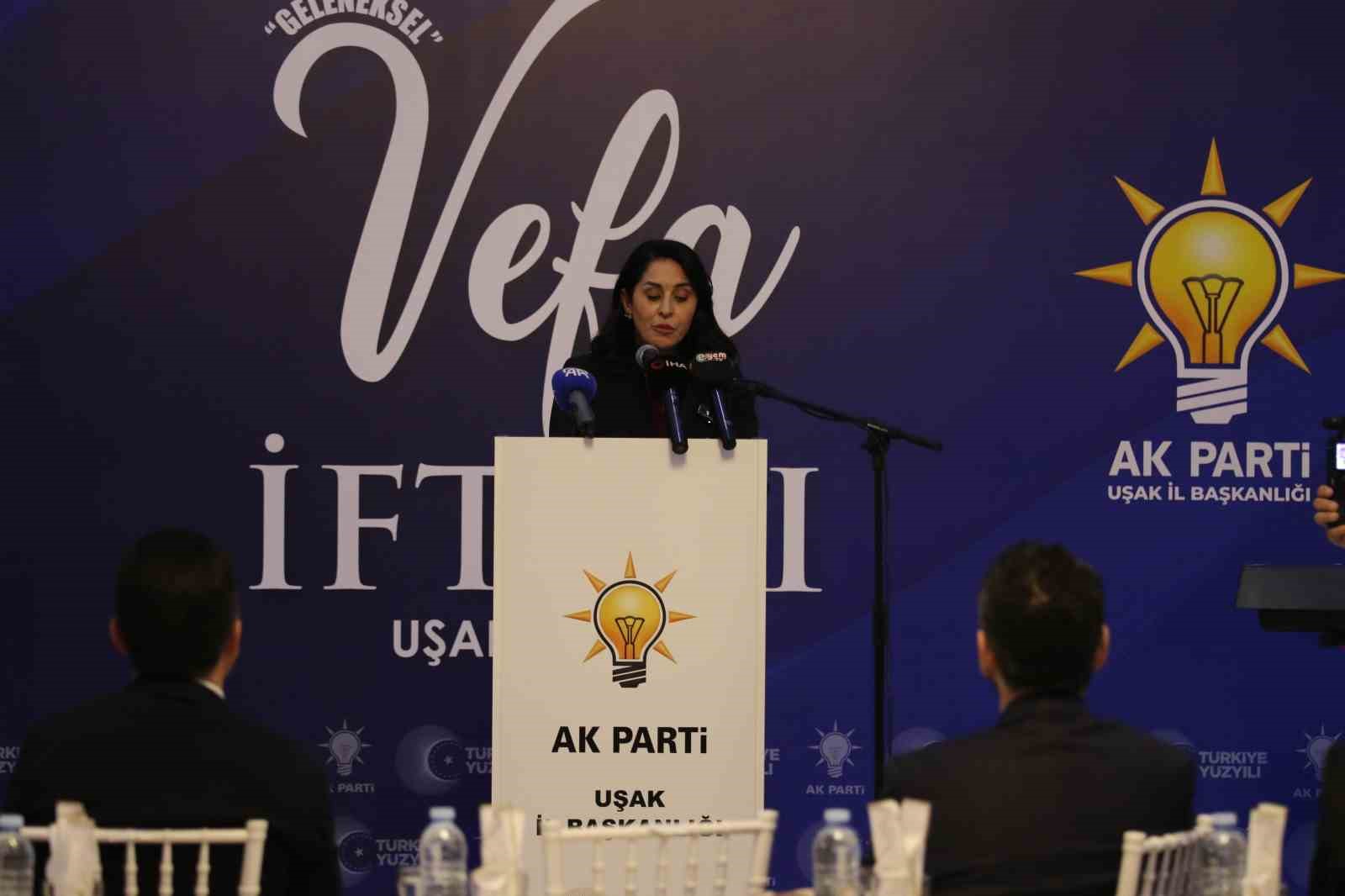 ak parti genel baskan yardimcisi tuncer chpye baktigimizda turkiyenin buyumesini konusan bir siyaset degil FAVUd4ep
