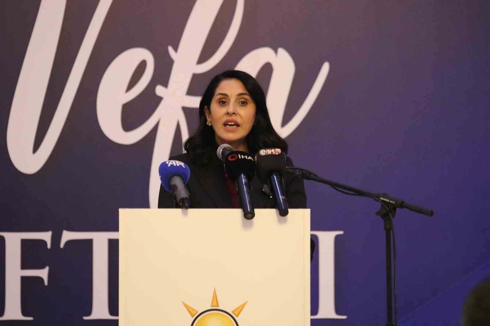ak parti genel baskan yardimcisi tuncer chpye baktigimizda turkiyenin buyumesini konusan bir siyaset degil FT3X3QYj