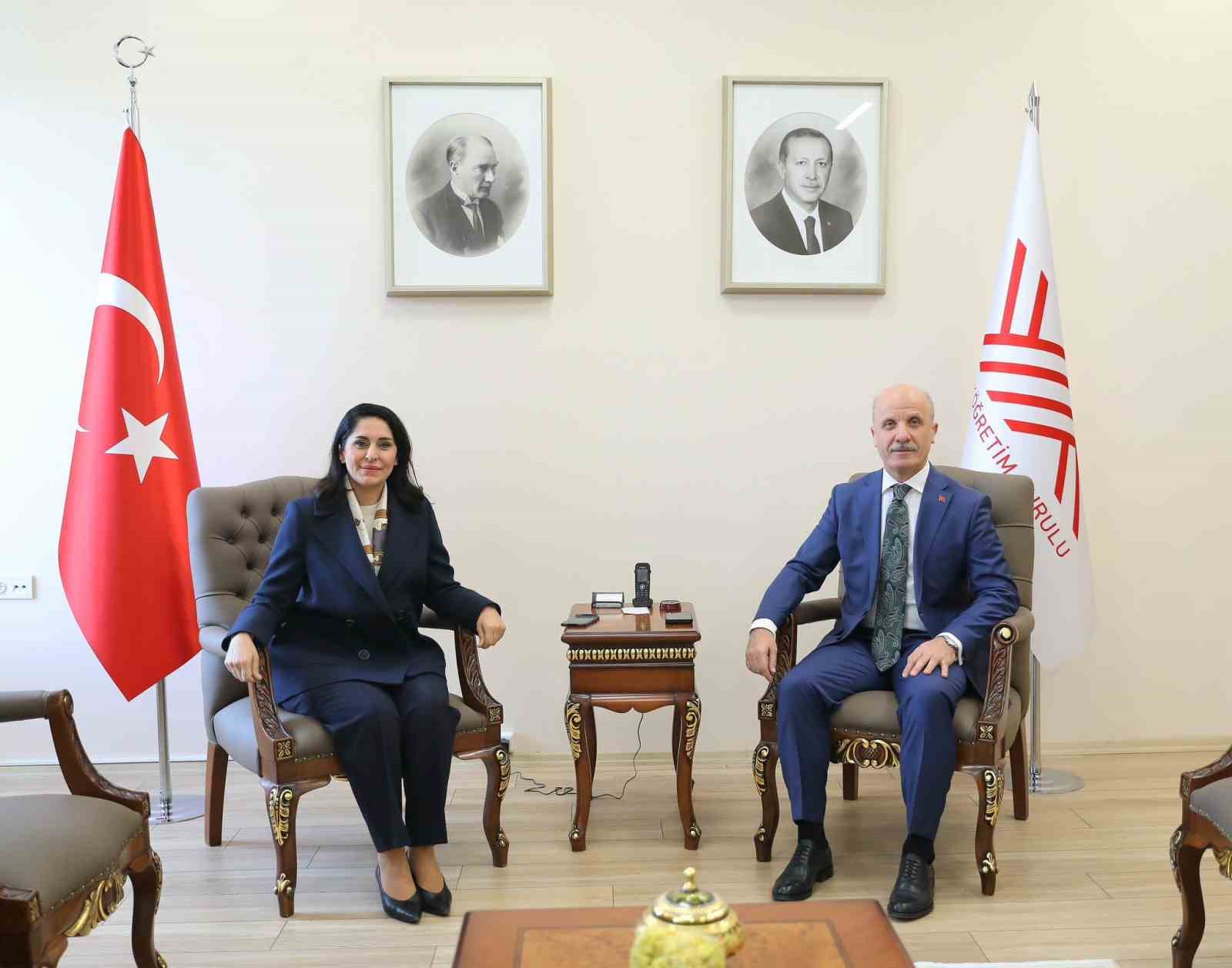 ak parti genel baskan yardimcisi tuncer mimarlik egitimi raporu hazirlayarak yuksekogretim kuruluna sunduk 0 KemQtFhb