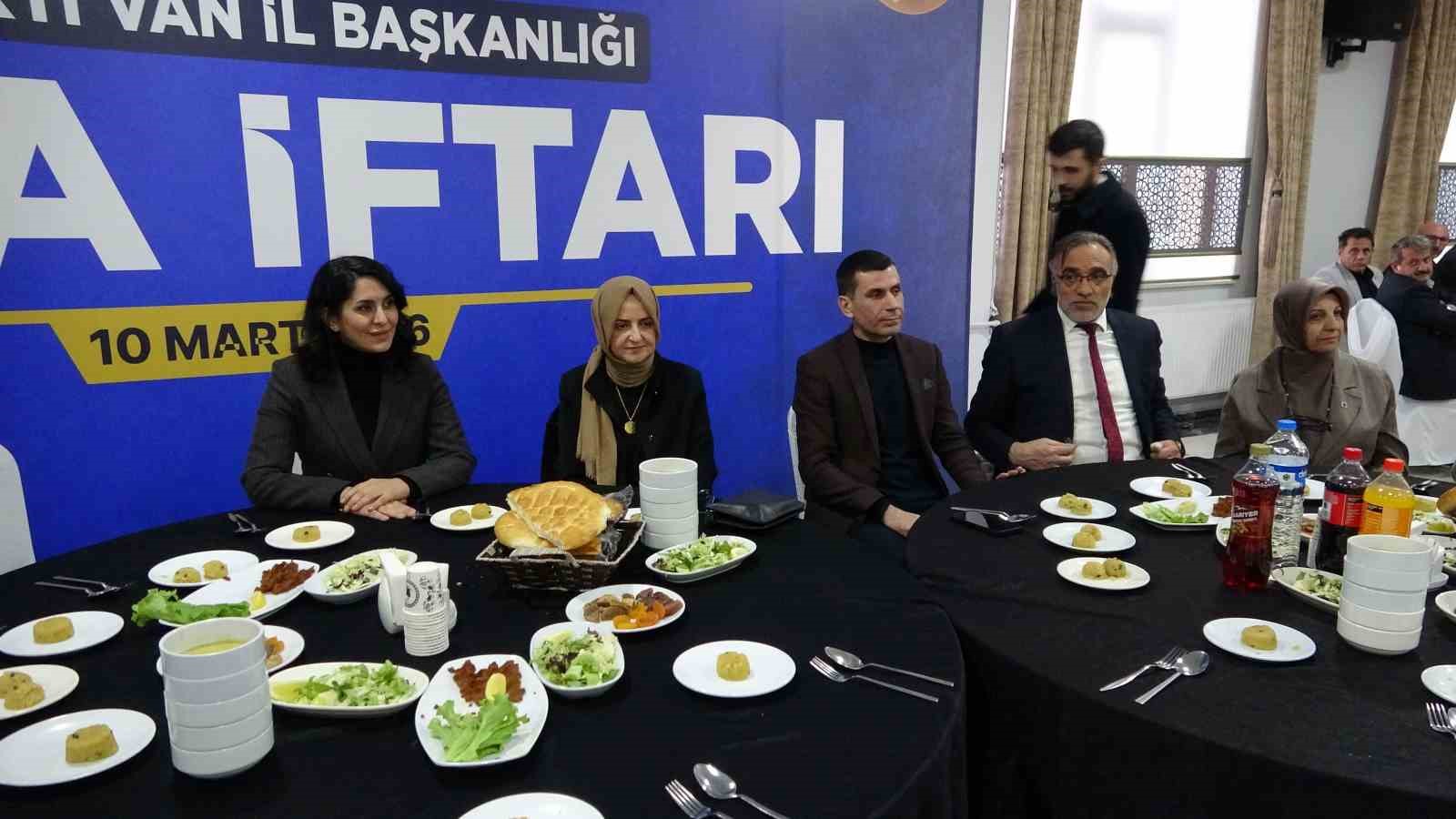 ak parti genel baskan yardimcisi tuncer turkiye dunyanin en guvenli limanlarindan biridir 1 XJcK8ekW