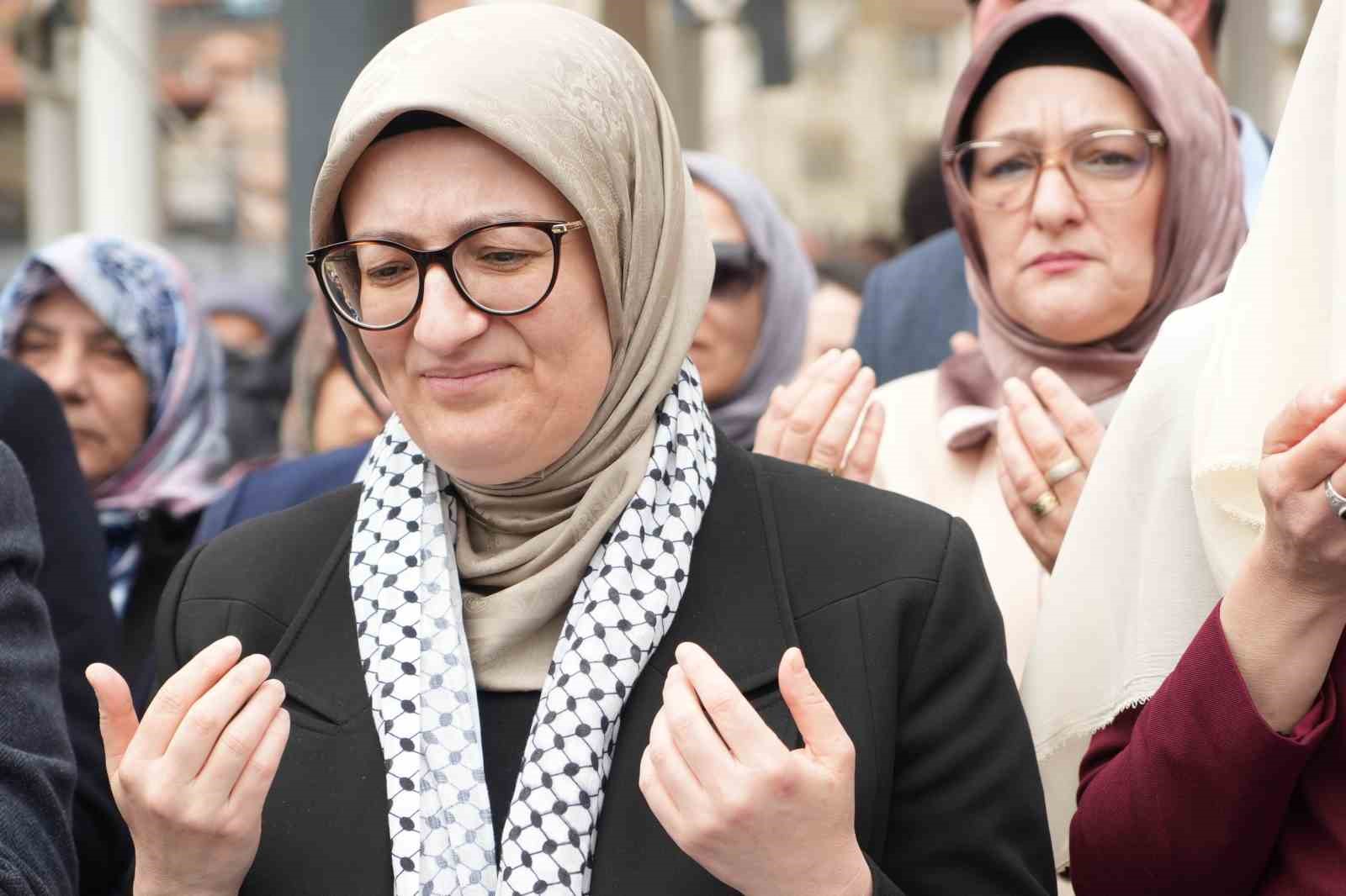 ak parti genel baskan yardimcisi uygur tum dunya israili bir katil devlet olarak nitelendiriyor O5bjdNNC