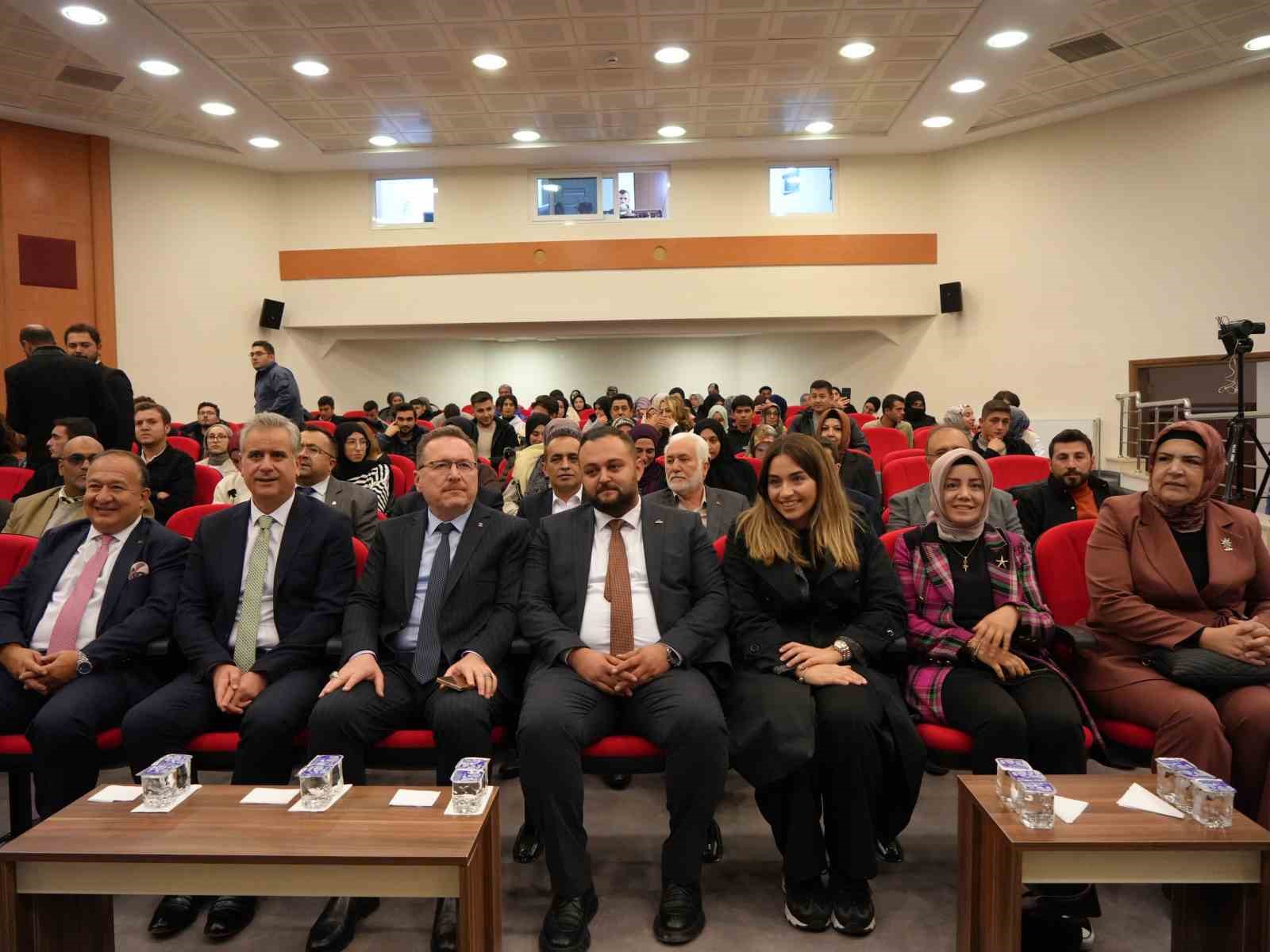 AK Parti Genel Başkan Yardımcısı Yalçın: "Türkiye, nadir toprak elementlerini kendisi işleyip dünyaya satabilirse Türkiye yüzyılı hayal olmaz" 7 ak parti genel baskan yardimcisi yalcin turkiye nadir toprak elementlerini kendisi isleyip dunyaya satabilirse OPkjWE72